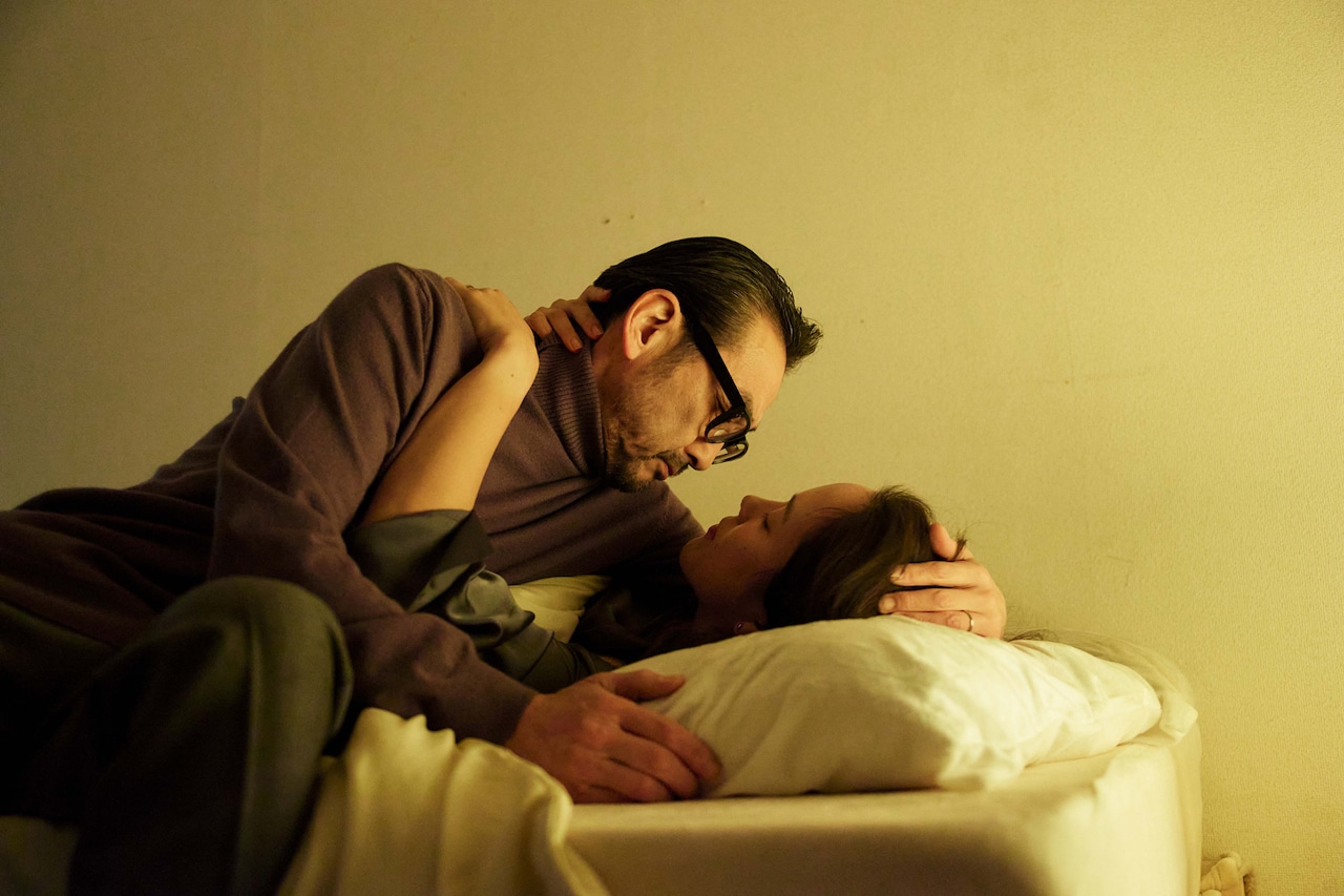 吹越満が主演、谷崎潤一郎原作の映画「鍵」は6月公開　共演に菅野恵・小出恵介ら