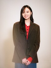 夏野千波役の梅澤美波。