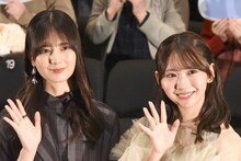 「劇場版 転生したらスライムだった件 蒼海の涙編」ミオ役の小坂菜緒（左）、ヨリ役の藤嶌果歩（右）