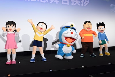 左からしずか、のび太、ドラえもん、ジャイアン、スネ夫