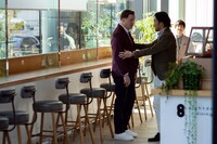 「レンタル・ファミリー」新場面写真