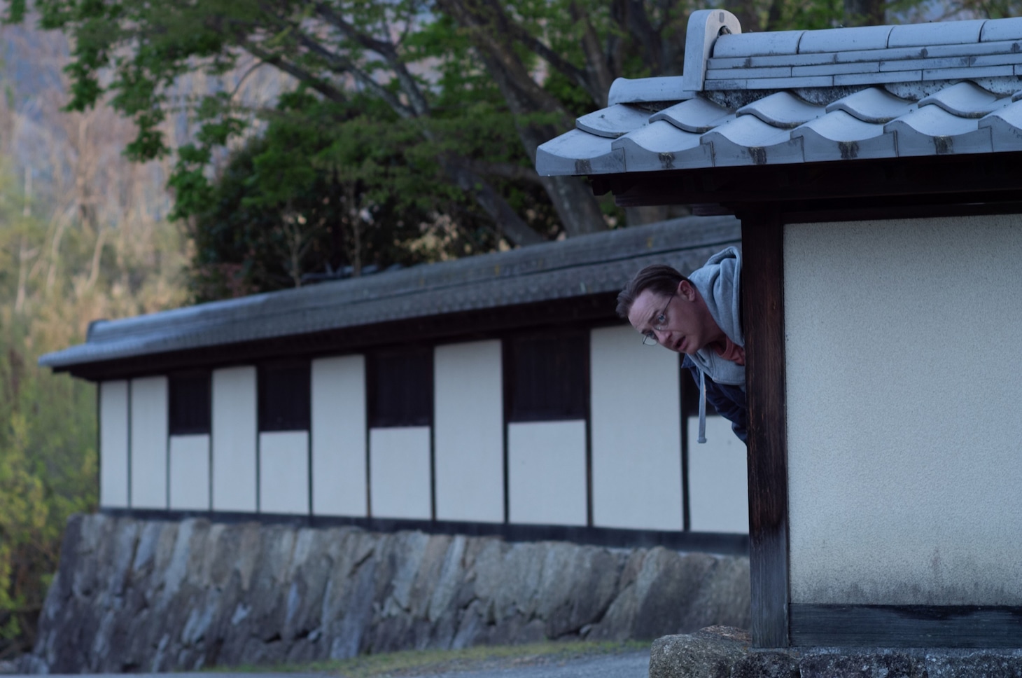 「レンタル・ファミリー」新場面写真