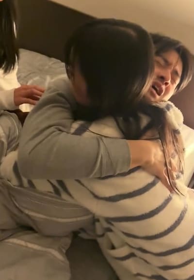 「放送禁止 ぼくの3人の妻」新場面写真