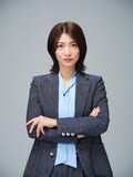 ドラマ「LOVED ONE」でMEJのセンター長・桐生麻帆を演じる瀧内公美