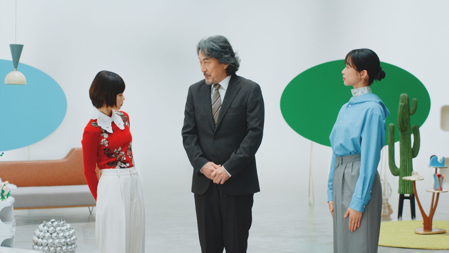 テレビCM「宇宙人姉妹社 ／入社」篇より