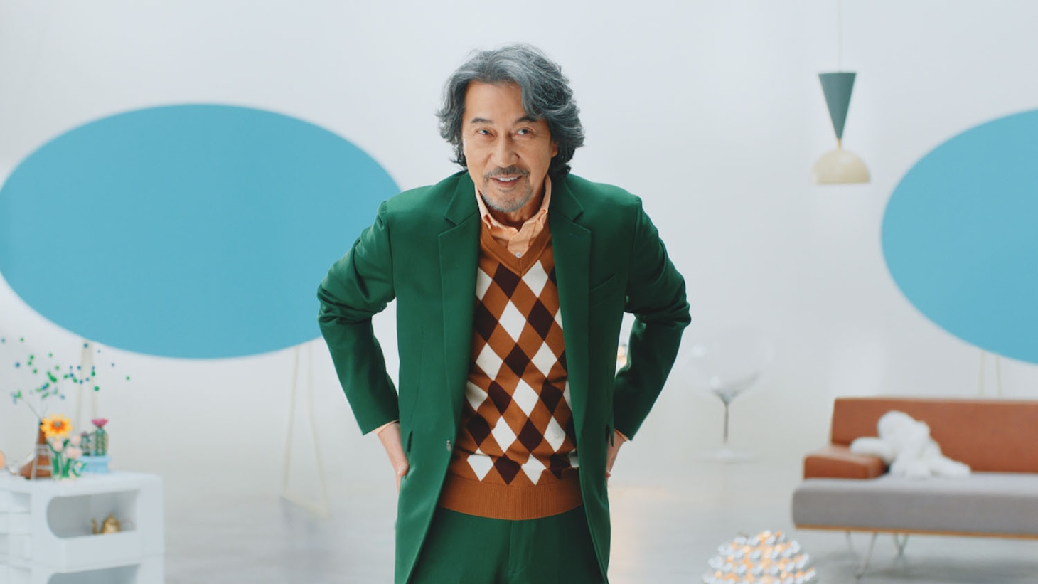 テレビCM「宇宙人姉妹社 ／入社」篇より