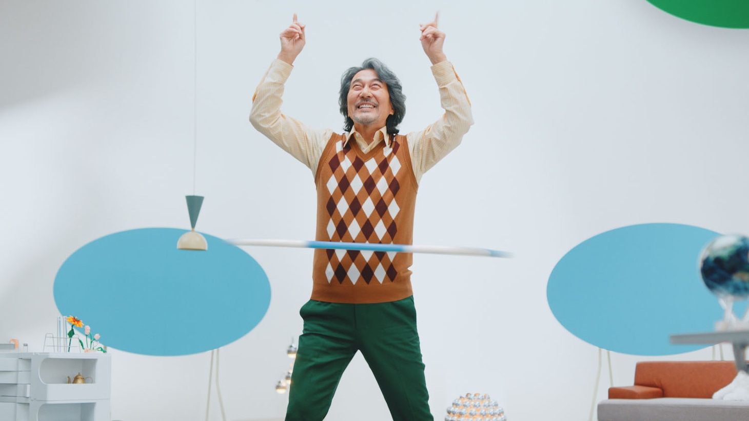 テレビCM「宇宙人姉妹社／ダンス」篇より