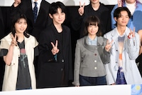 「GEMNIBUS vol.2」完成報告会の様子。左から西野七瀬、本郷奏多、森七菜、黒川想矢