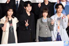 「GEMNIBUS vol.2」完成報告会の様子。左から西野七瀬、本郷奏多、森七菜、黒川想矢