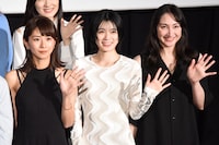 「GEMNIBUS vol.2」完成報告会の様子。左から黒島結菜、吉田美月喜、香椎由宇