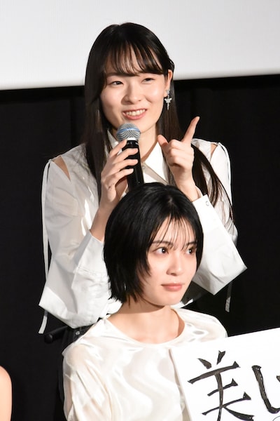 「GEMNIBUS vol.2」完成報告会より、「顔のない街」監督の村上リ子（奥）