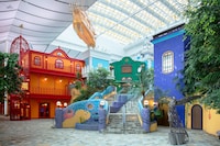 ジブリパーク「ジブリの大倉庫」の「中央階段」 ©Studio Ghibli