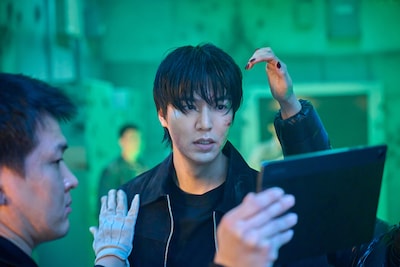 韓国映画「全知的な読者の視点から」メイキング写真より、イ・ミンホ