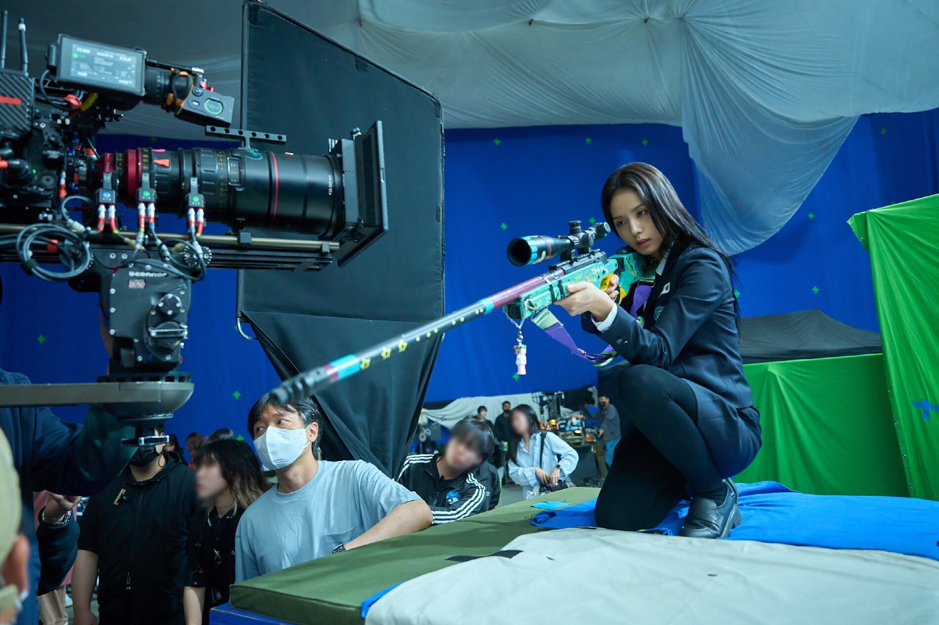 韓国映画「全知的な読者の視点から」メイキング写真より、ジス 韓国映画「全知的な読者の視点から」メイキング写真より、ジス