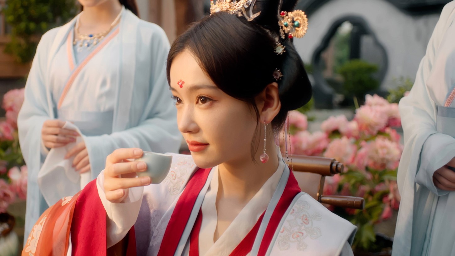 命書に悪女として破滅する未来が刻まれている蘇雲綺。演じたのは中国ドラマ「夢華録」のリー・ムーチェン（李沐宸）。彼女はショートドラマ界のトップ女優と称されている ©︎Shenzhen Tencent Computer Co.,Ltd