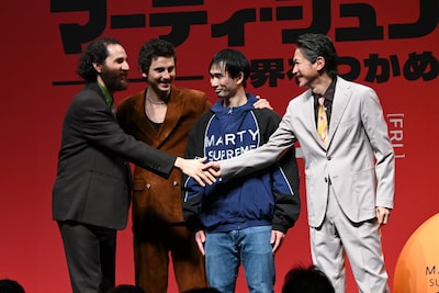 「マーティ・シュプリーム 世界をつかめ」ジャパンプレミアの様子。ジョシュ・サフディは、以前にポン・ジュノからマンガ「ピンポン」をプレゼントされて読んだという