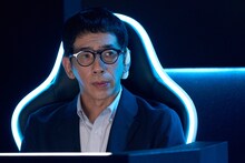 「ミステリー・アリーナ」より、エジソン役の野間口徹