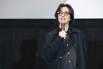 「ストリート・キングダム 自分の音を鳴らせ。」大阪舞台挨拶に登壇した若葉竜也。本作では、東京ロッカーズの中心的バンドTOKAGEのボーカル・モモを演じた