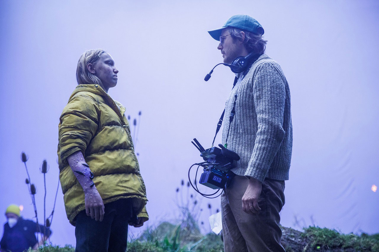 A24製作「OCHI！」監督が語る、ヘレナ・ツェンゲル＆フィン・ウォルフハードへの信頼