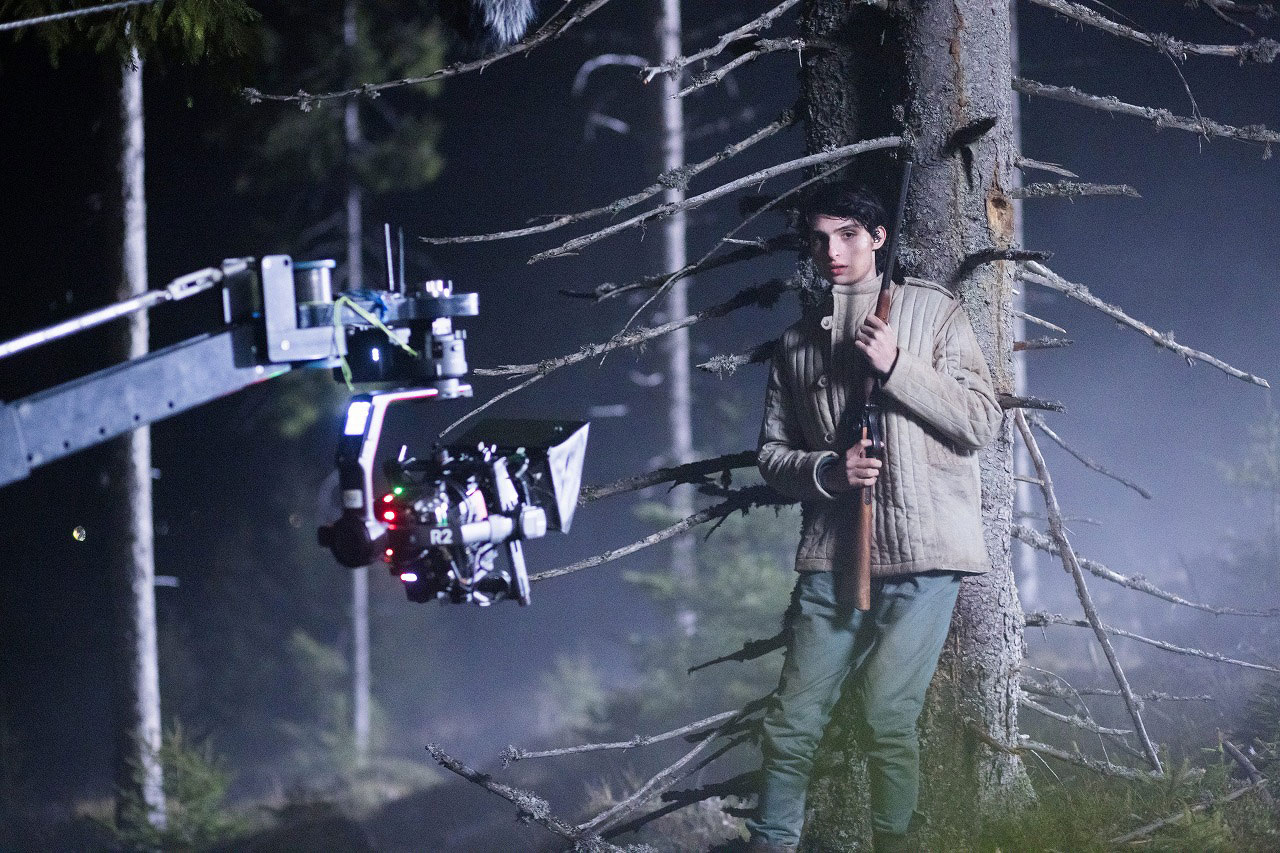 「OCHI！-オチ-」メイキング写真。ユーリの義理の兄ペトロ役のフィン・ウォルフハード