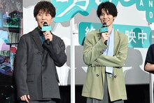 左から入野自由、萩原利久