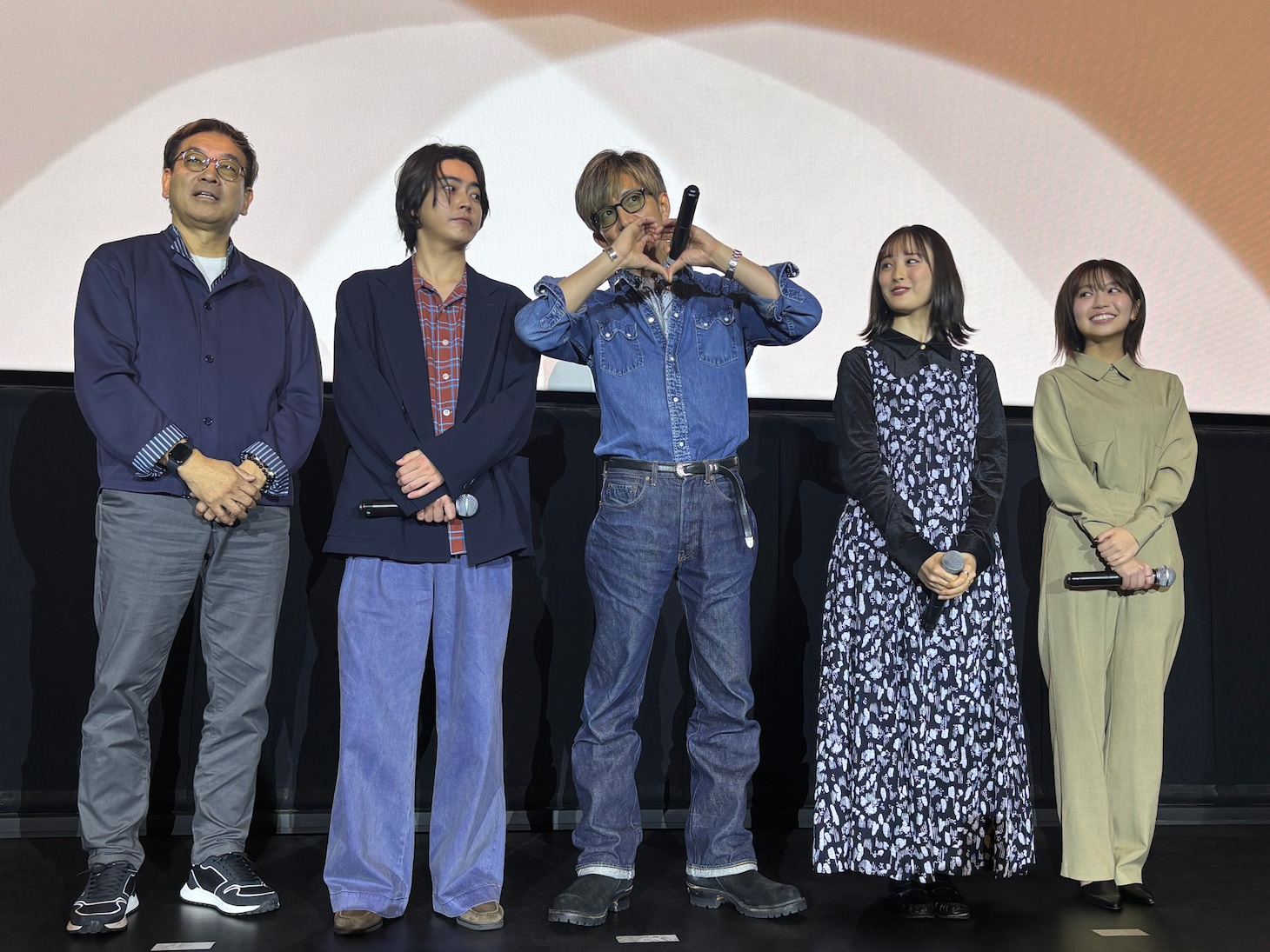 愛知・ミッドランドスクエアで行われた「教場 Reunion / Requiem」一気見上映の舞台挨拶の様子。左から中江功、倉悠貴、木村拓哉、大友花恋、大原優乃
