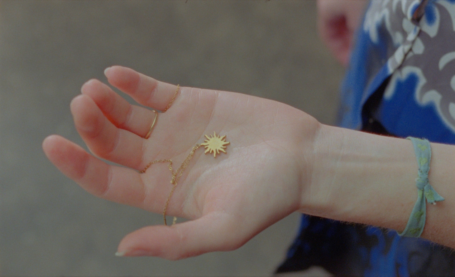 「輝ける傷（スペインでの休暇をめぐるかなり鮮明な白昼夢）」場面写真
