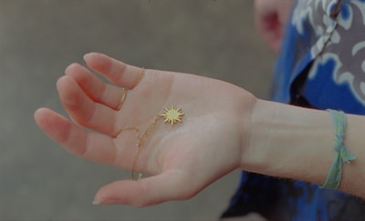 「輝ける傷（スペインでの休暇をめぐるかなり鮮明な白昼夢）」場面写真