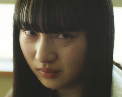 映画「インビジブルハーフ」平澤瑠菜演じるクラスの問題児・猫歌（にゃん）