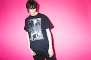 「ストリート・キングダム 自分の音を鳴らせ。」×HYSTERIC GLAMOURのスペシャルコラボレーションTシャツ着用画像（ブラック / 税込1万6500円）
