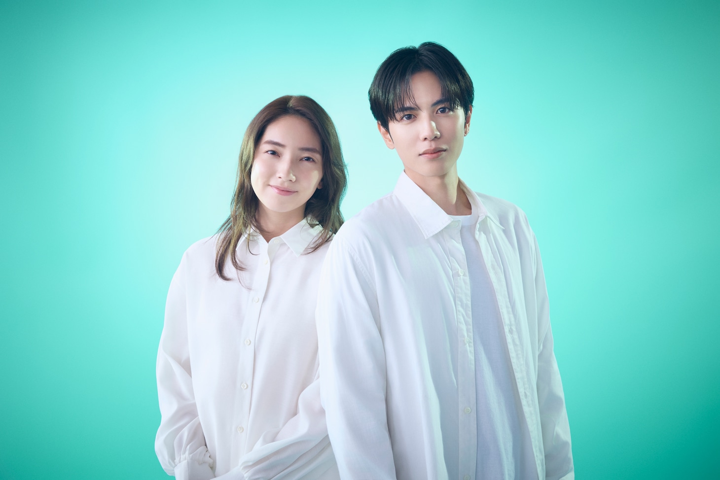 ドラマ「10回切って倒れない木はない」キャスト。左から河瀬桃子役の仁村紗和、キム・ミンソク / 青木照役の志尊淳