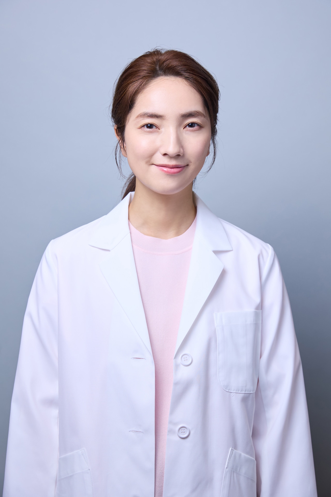 河瀬桃子役の仁村紗和