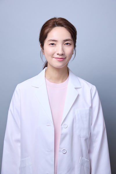 河瀬桃子役の仁村紗和