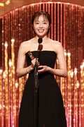 第49回日本アカデミー賞授賞式より、最優秀助演女優賞に輝いた「ナイトフラワー」の森田望智 ©︎日本アカデミー賞協会