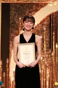 第49回日本アカデミー賞授賞式より、新人俳優賞に輝いた「TOKYOタクシー」の中島瑠菜 ©︎日本アカデミー賞協会