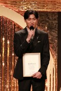 第49回日本アカデミー賞授賞式より、新人俳優賞に輝いた「栄光のバックホーム」の松谷鷹也 ©︎日本アカデミー賞協会