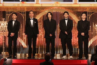 第49回日本アカデミー賞授賞式の様子。左から妻夫木聡、長塚京三、松村北斗、山田裕貴、吉沢亮 ©︎日本アカデミー賞協会