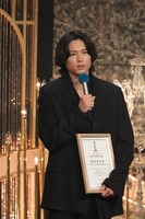 第49回日本アカデミー賞授賞式より、話題賞（俳優部門）に輝いた松村北斗 ©︎日本アカデミー賞協会