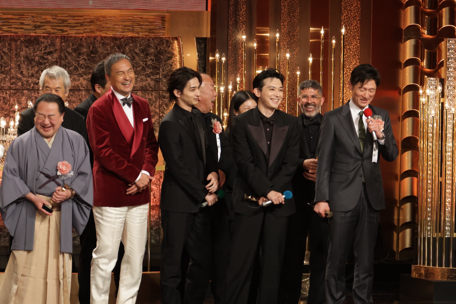 第49回日本アカデミー賞授賞式より、最優秀作品賞に輝いた「国宝」のスタッフ・キャスト一同 ©︎日本アカデミー賞協会