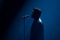 第49回日本アカデミー賞授賞式より、主題歌賞に輝いた「Luminance」を披露する井口理 ©︎日本アカデミー賞協会