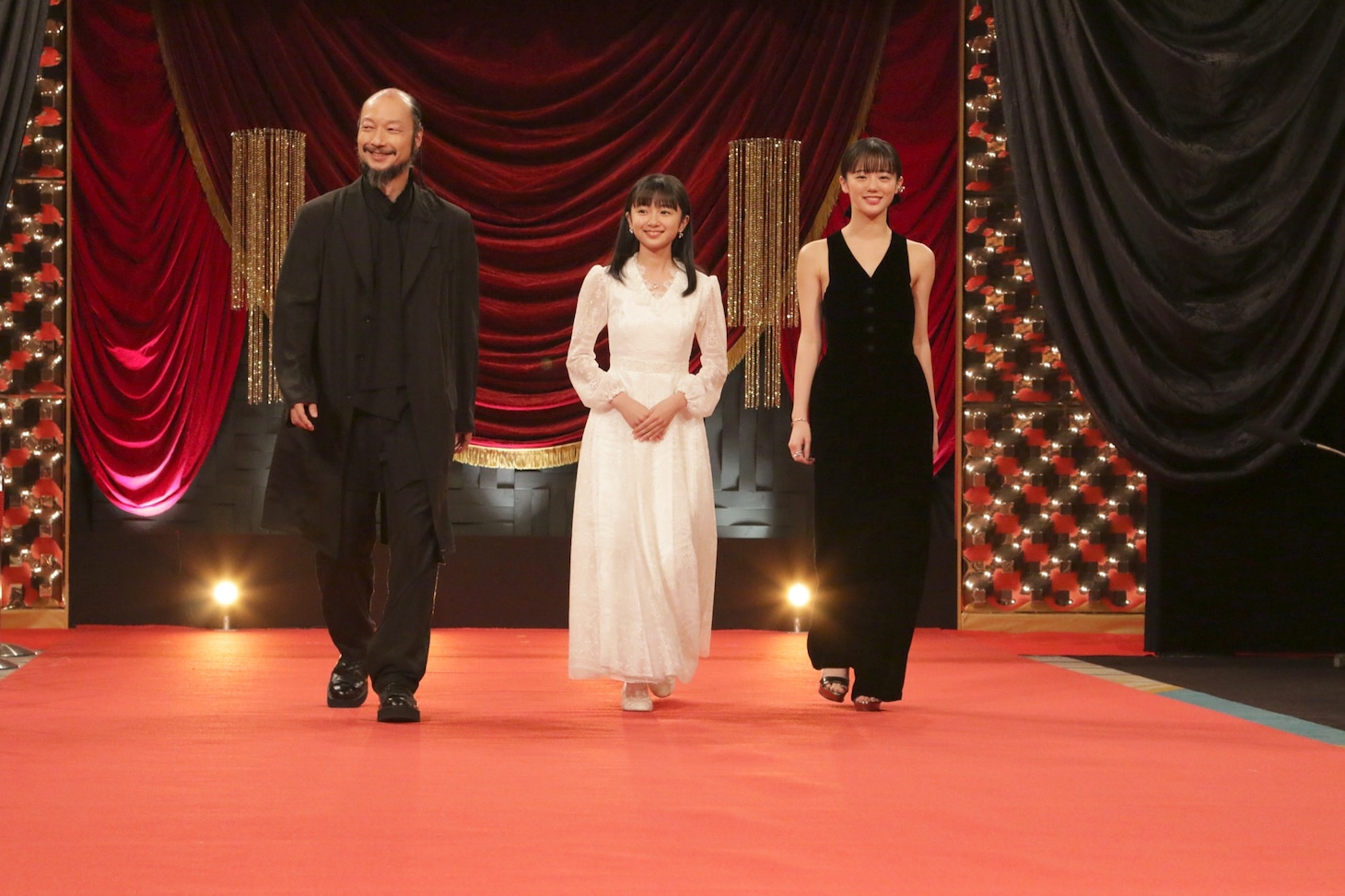 新人俳優賞の受賞者たち。左から河内大和、白山乃愛、中島瑠菜 ©日本アカデミー賞協会