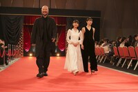 新人俳優賞の受賞者たち。左から河内大和、白山乃愛、中島瑠菜 ©日本アカデミー賞協会