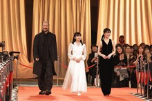 新人俳優賞の受賞者たち。左から河内大和、白山乃愛、中島瑠菜 ©日本アカデミー賞協会