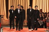 優秀主演男優賞の受賞者たち。左から妻夫木聡、長塚京三、松村北斗（SixTONES）、山田裕貴、吉沢亮 ©日本アカデミー賞協会
