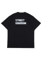 「ストリート・キングダム 自分の音を鳴らせ。」とメディコム・トイのコラボTシャツ