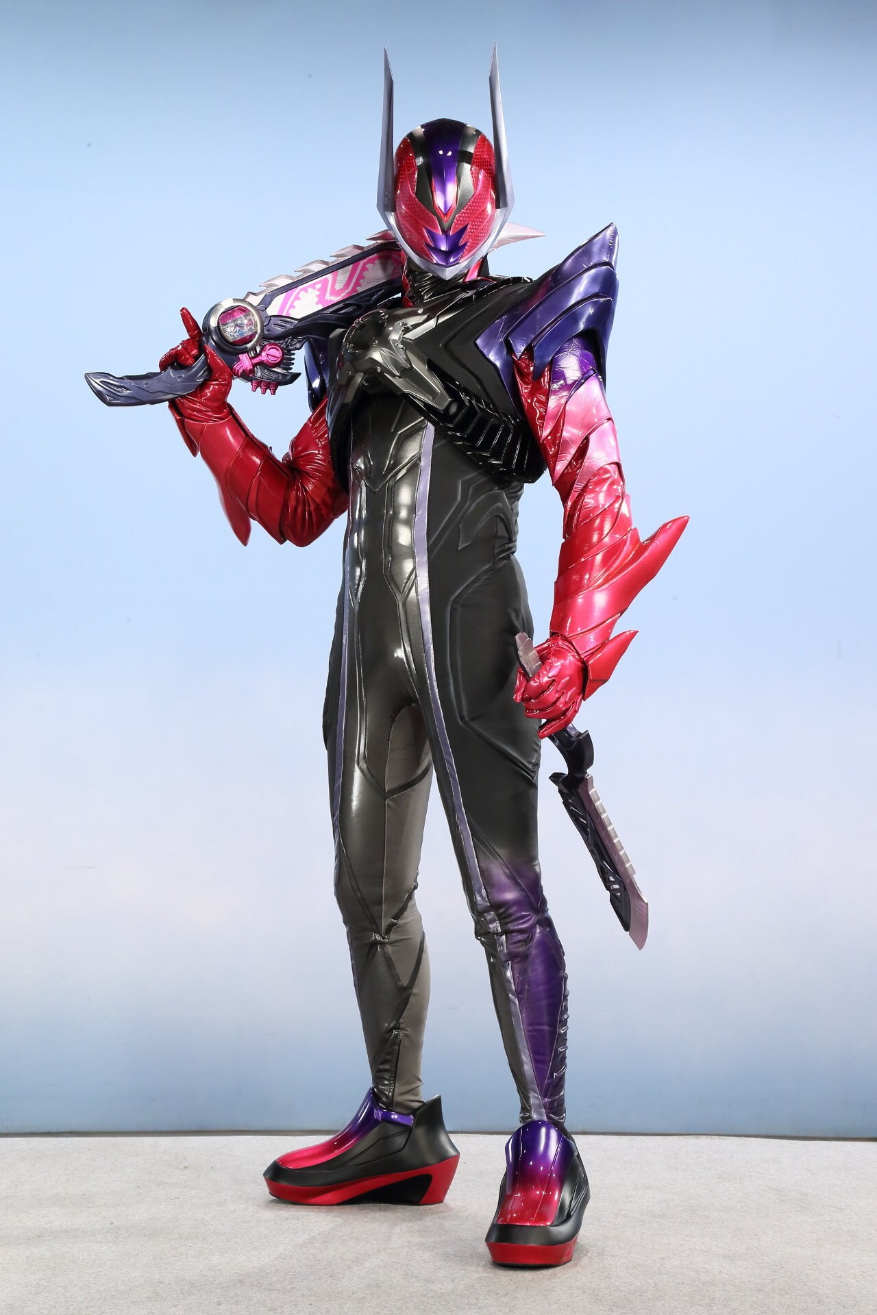 天野浩成が「仮面ライダーゼッツ」出演、謎の男ジーク＆仮面ライダー