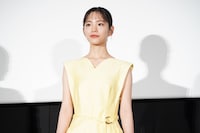 「パリに咲くエトワール」公開記念舞台挨拶に登壇した當真あみ