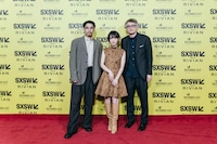 「Never After Dark／ネバーアフターダーク」でサウス・バイ・サウスウエスト（SXSW）2026に参加した穂志もえか（中央）、賀来賢人（左）、デイヴ・ボイル（右）