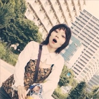 「PEAK END」に出演し、制作も担った伊丹そら