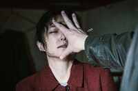 映画「名無し」場面写真より、MEGUMI演じる山田花子